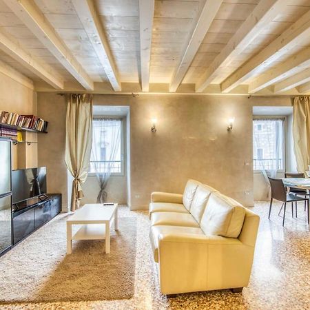 Apartmentsarena - Suite Mercatorum - Piazza Erbe Verona Eksteriør bilde