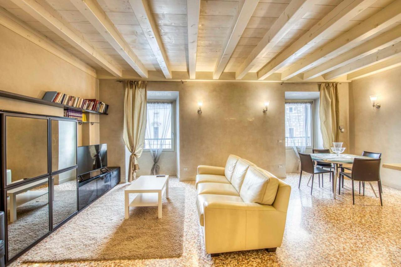 Apartmentsarena - Suite Mercatorum - Piazza Erbe Verona Eksteriør bilde