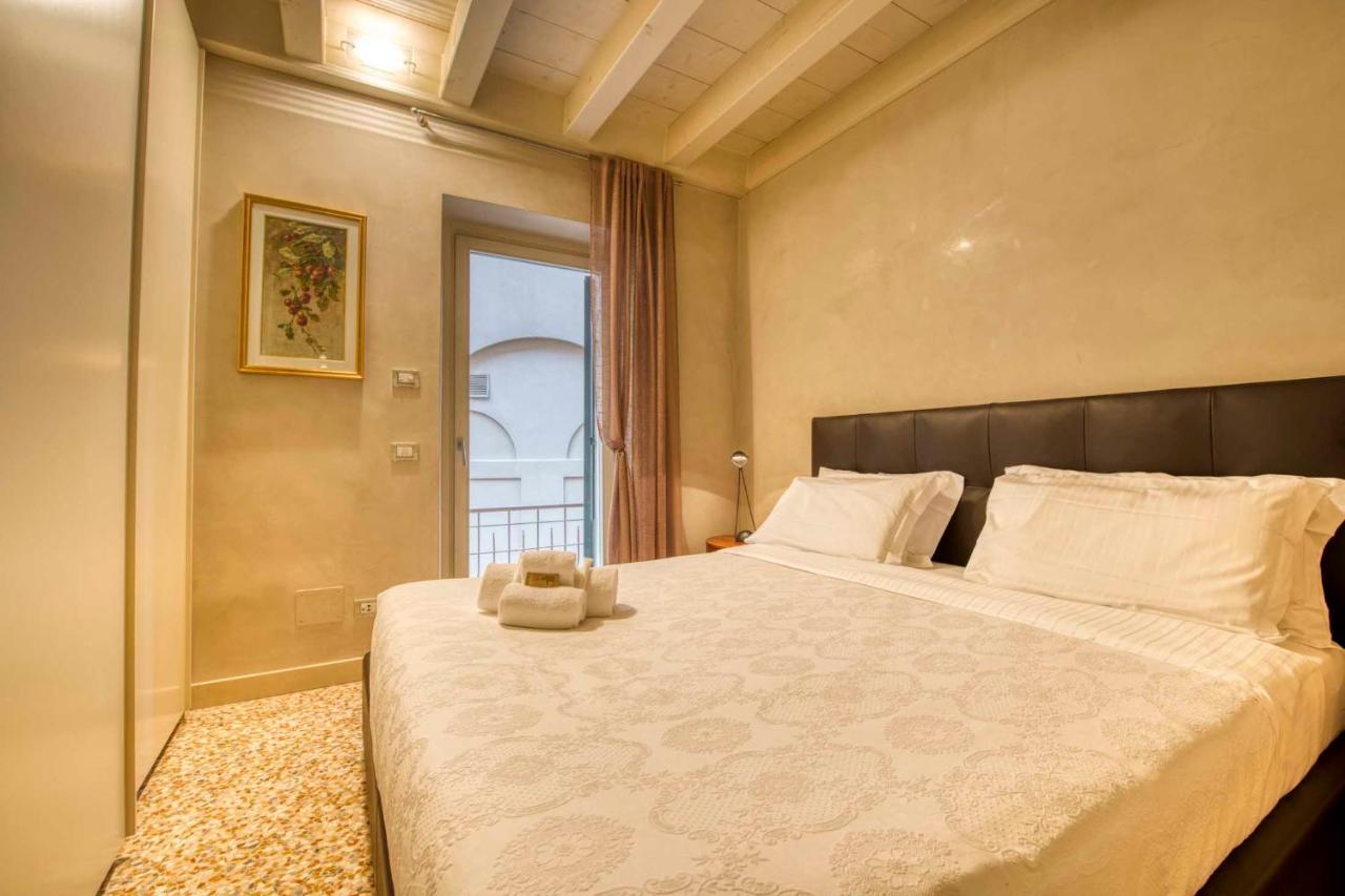 Apartmentsarena - Suite Mercatorum - Piazza Erbe Verona Eksteriør bilde