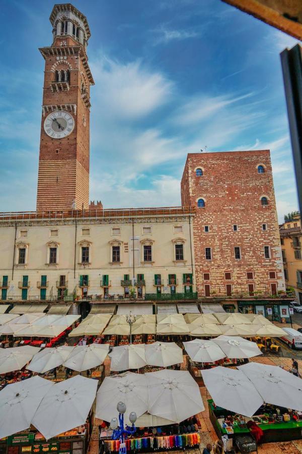 Apartmentsarena - Suite Mercatorum - Piazza Erbe Verona Eksteriør bilde