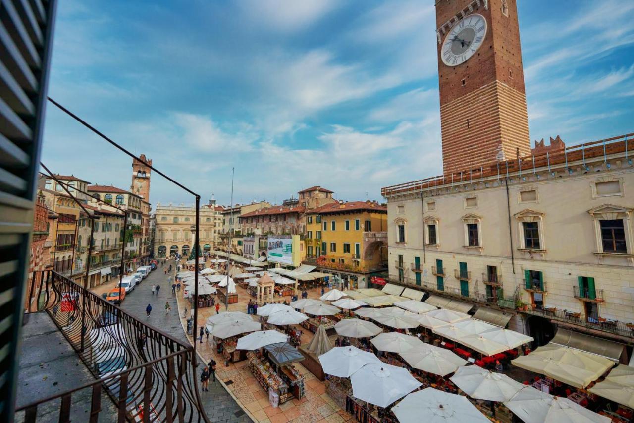 Apartmentsarena - Suite Mercatorum - Piazza Erbe Verona Eksteriør bilde