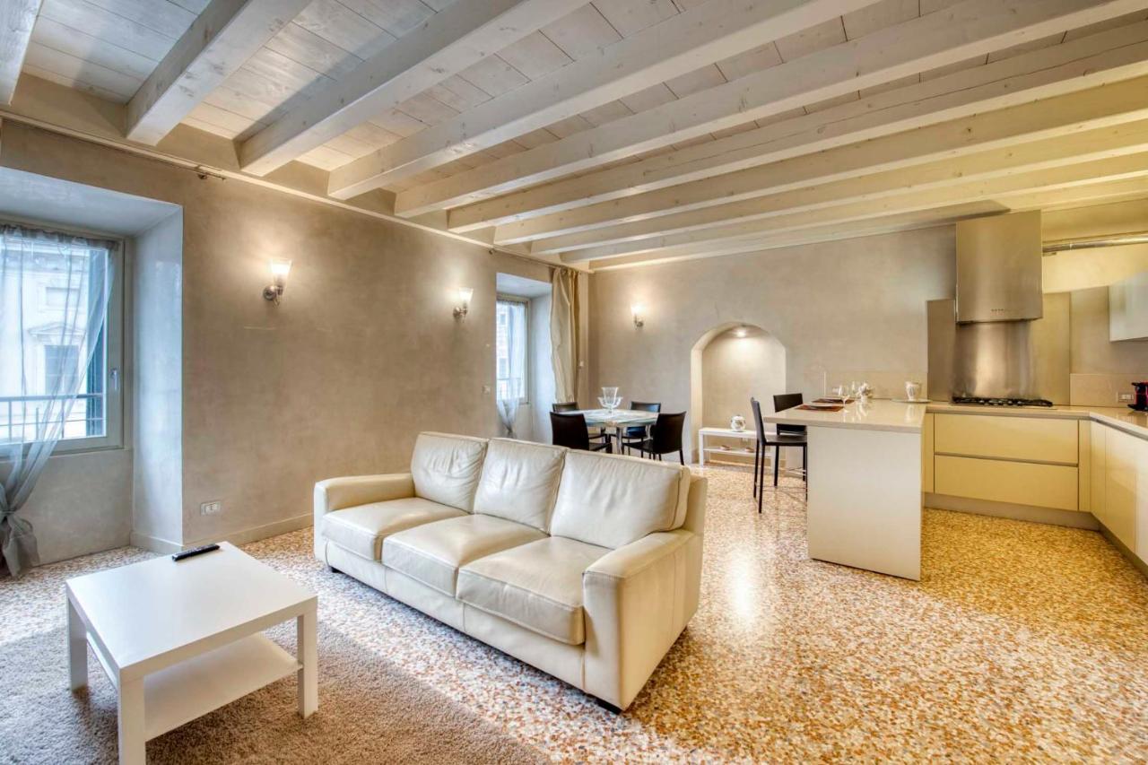 Apartmentsarena - Suite Mercatorum - Piazza Erbe Verona Eksteriør bilde