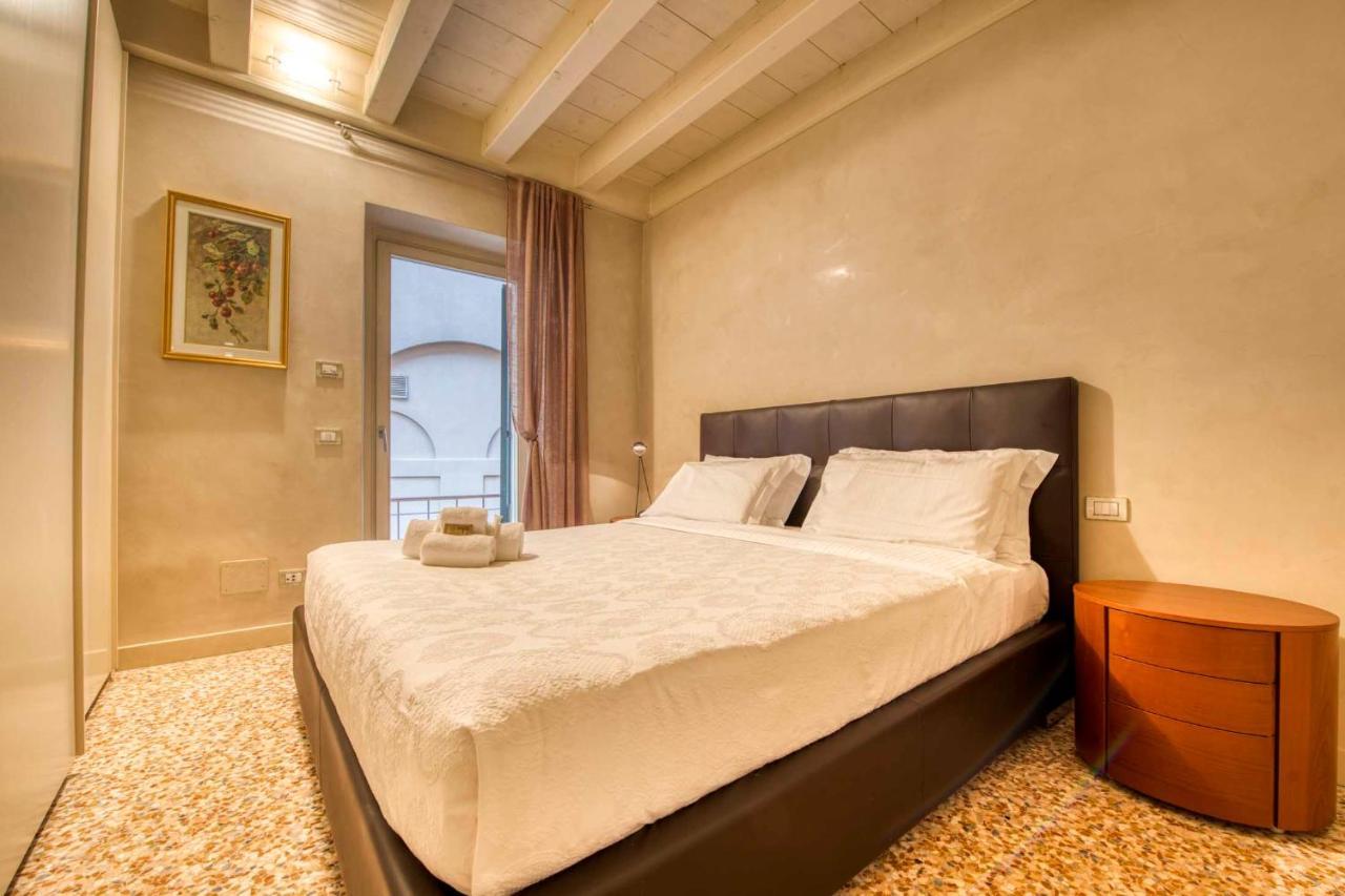 Apartmentsarena - Suite Mercatorum - Piazza Erbe Verona Eksteriør bilde