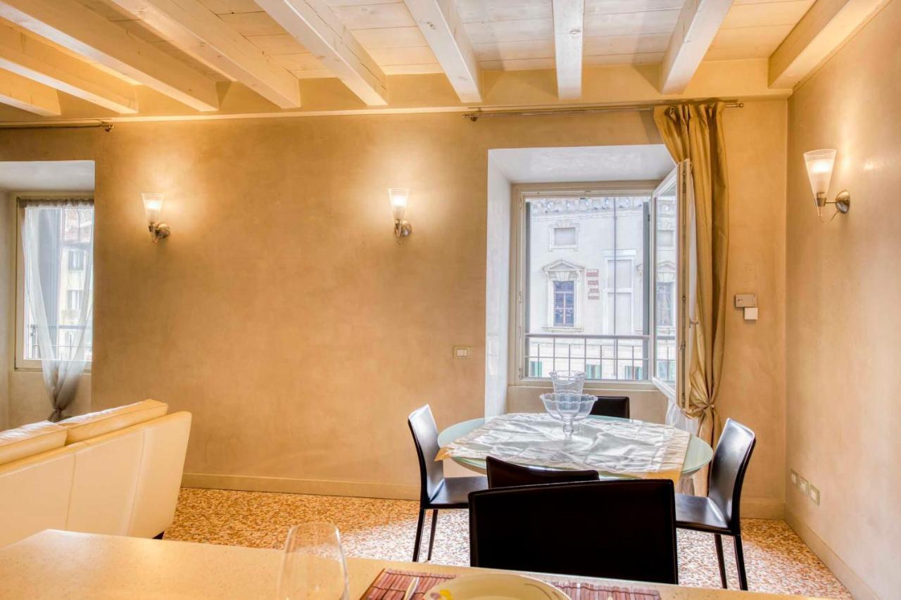 Apartmentsarena - Suite Mercatorum - Piazza Erbe Verona Eksteriør bilde