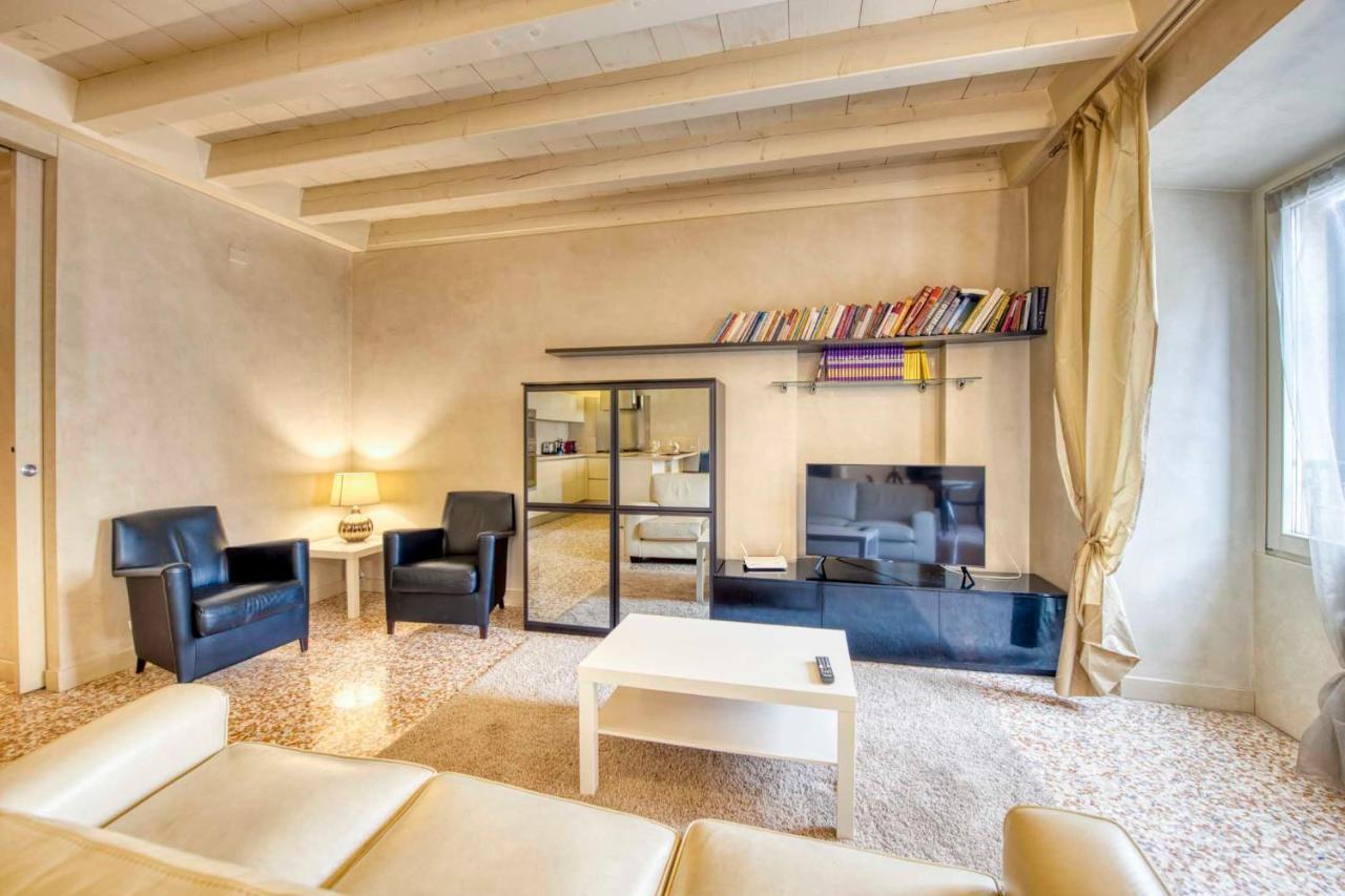 Apartmentsarena - Suite Mercatorum - Piazza Erbe Verona Eksteriør bilde