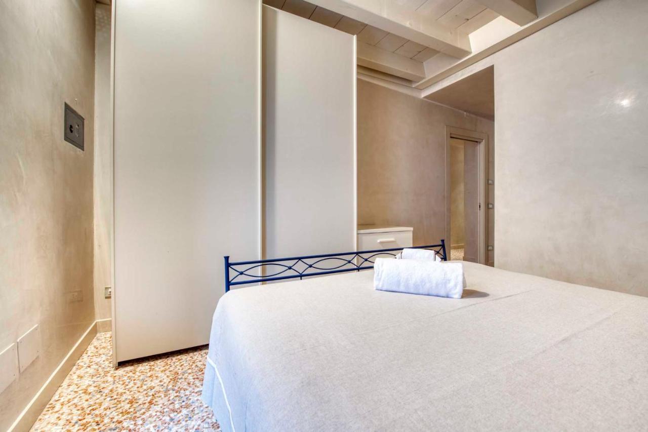 Apartmentsarena - Suite Mercatorum - Piazza Erbe Verona Eksteriør bilde