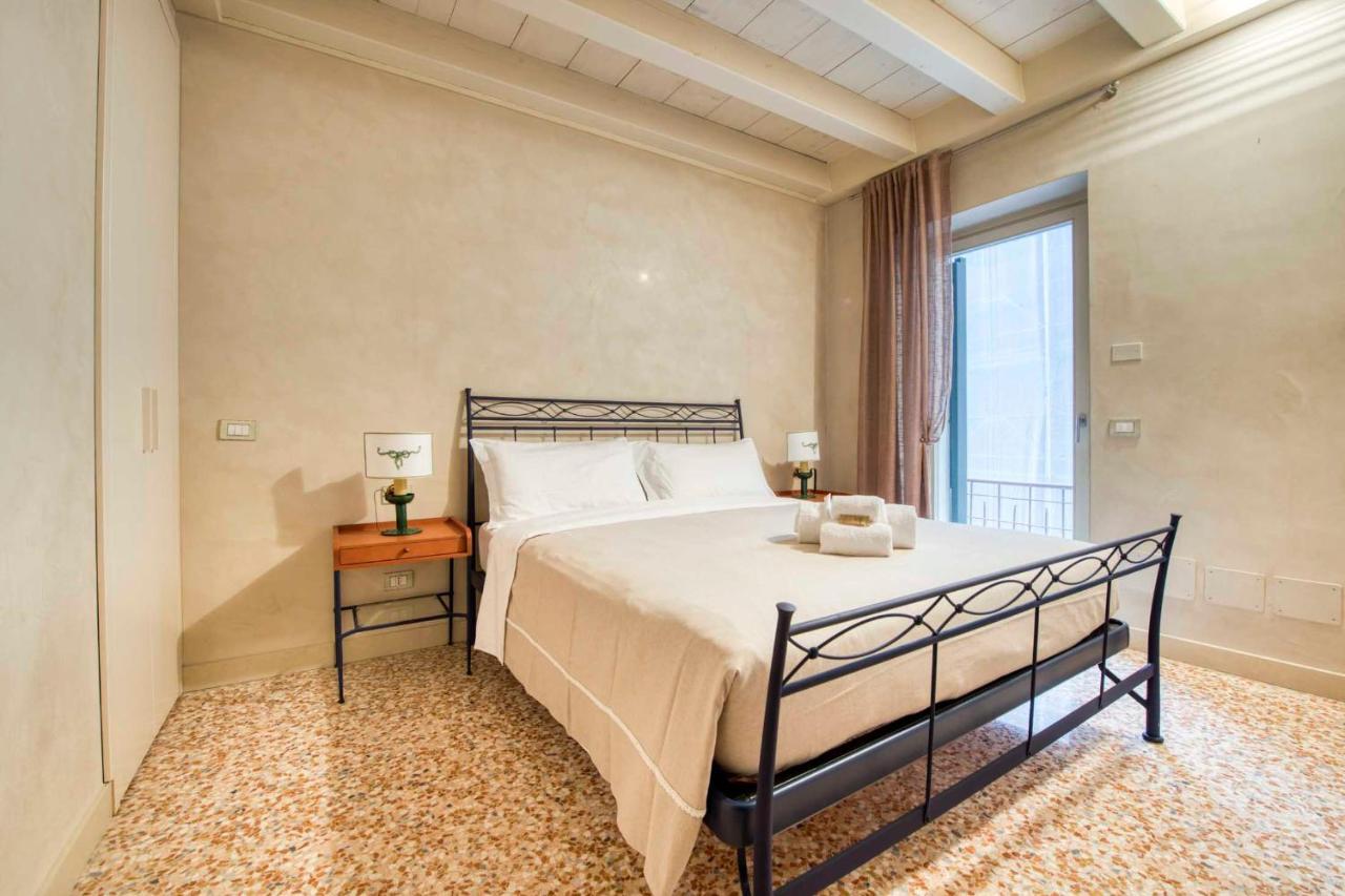 Apartmentsarena - Suite Mercatorum - Piazza Erbe Verona Eksteriør bilde